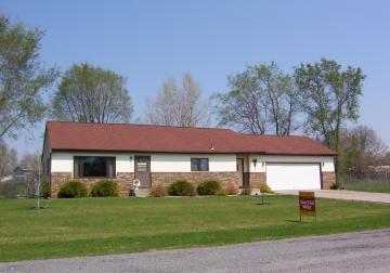 W8124 Maple St., Holland, WI 54636
