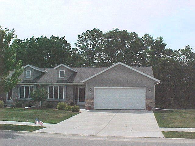 663 Nature Tr., Hartford, WI 53027