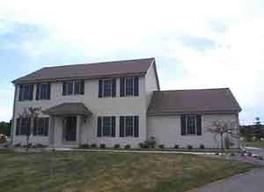 4950 S Daisy Ct., New Berlin, WI 53151