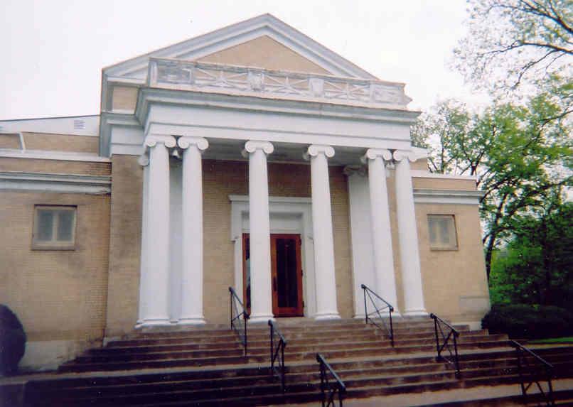 145 S West Ave., La Crosse, WI 54601