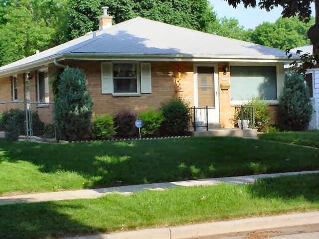 4907 N 88th St, Milwaukee, WI 53225