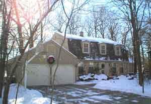 4913 Bluebird Ln., Caledonia, WI 53108