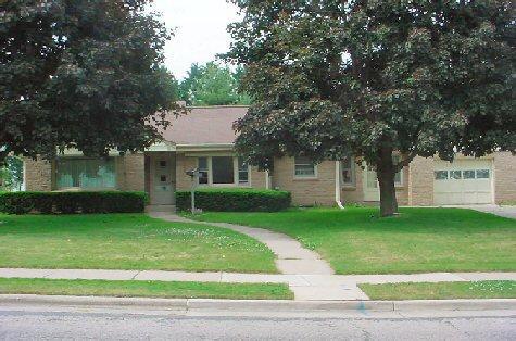 36 W Prospect St., Hartford, WI 53027