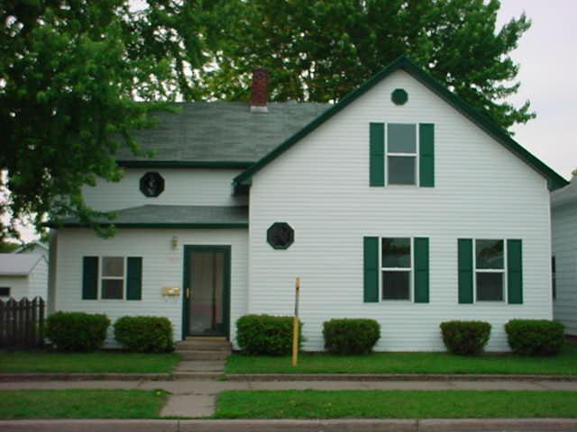 1327 Green Bay St., La Crosse, WI 54601