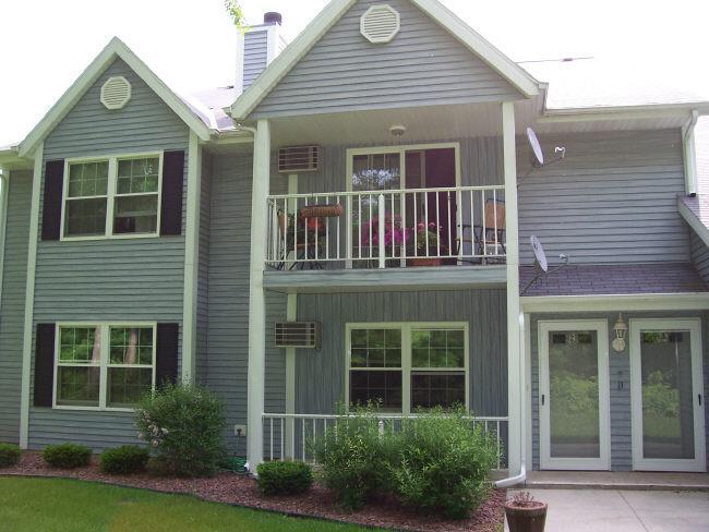 259 Minz Park Cir. #2, West Bend, WI 53095