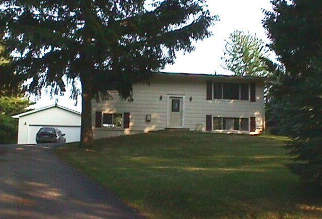 N73W36381 S Shore Dr, Oconomowoc, WI 53066