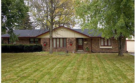 3616 S 53rd St, Greenfield, WI 53220