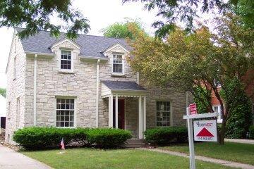 6075 N Lydell Ave, Whitefish Bay, WI 53217