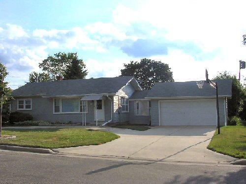 3167 N Knoll Blvd., Wauwatosa, WI 53222