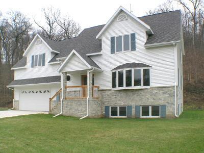 W5595 Southdale Dr, Shelby, WI 54601