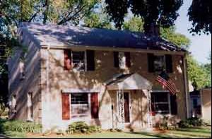 2556 N 85th St., Wauwatosa, WI 53226