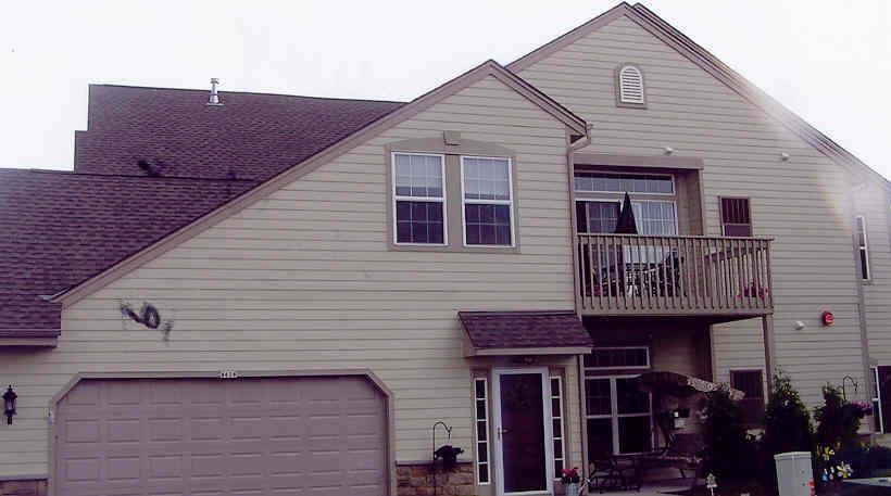 8628 S Roxbury Way, Oak Creek, WI 53154