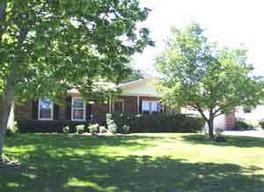 605 Oak Knoll Dr., Mukwonago, WI 53149