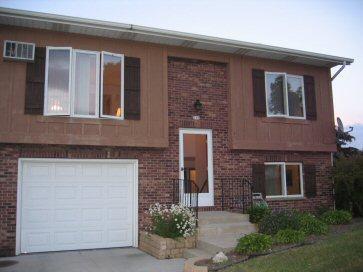 302 Lindenwood, Hartland, WI 53029