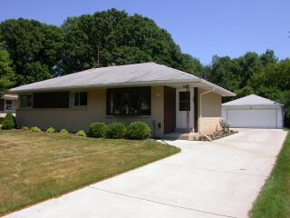5424 Moorehead  Ln., Greendale, WI 53129