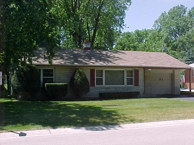 1621 W Mill Rd., Glendale, WI 53209