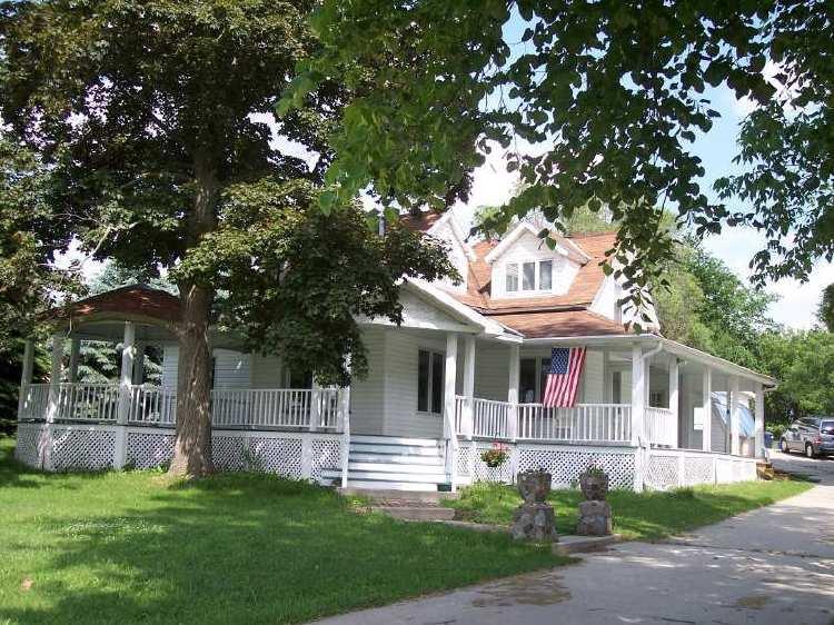 733 S Concord Rd., Oconomowoc, WI 53066