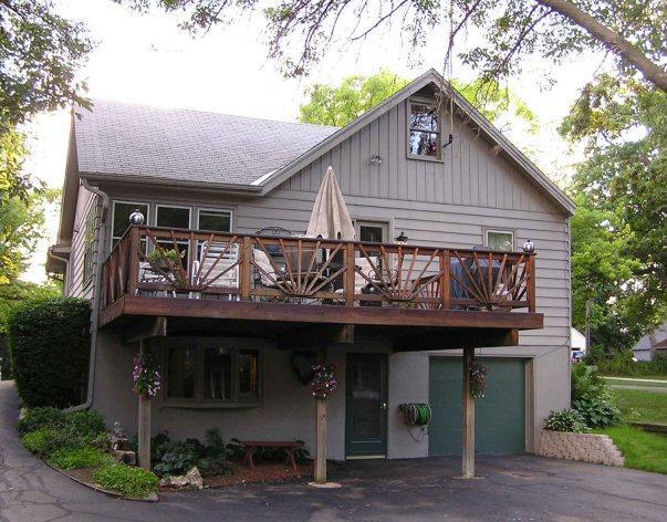 1722 W Shore Dr, Delafield, WI 53018
