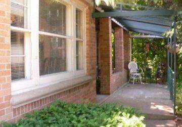 5052 S 68th St, Greenfield, WI 53220