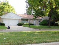 10710 W Auer Ave, Wauwatosa, WI 53222