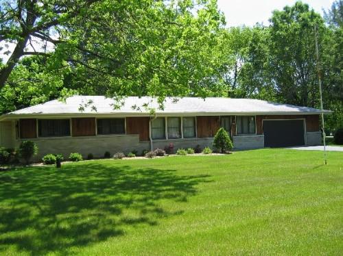 1440 S Norwood Dr., New Berlin, WI 53146