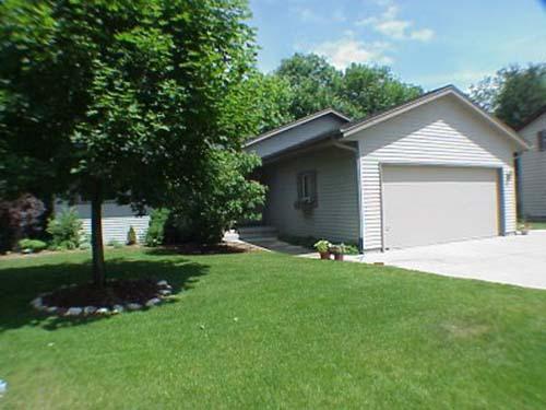 278 Hickory Ct., Hartland, WI 53029