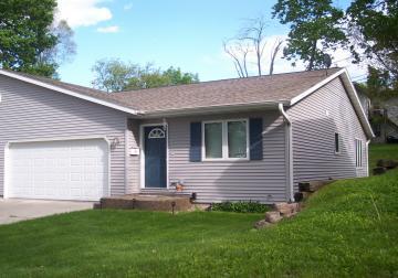 321 3rd Ave, Onalaska, WI 54650
