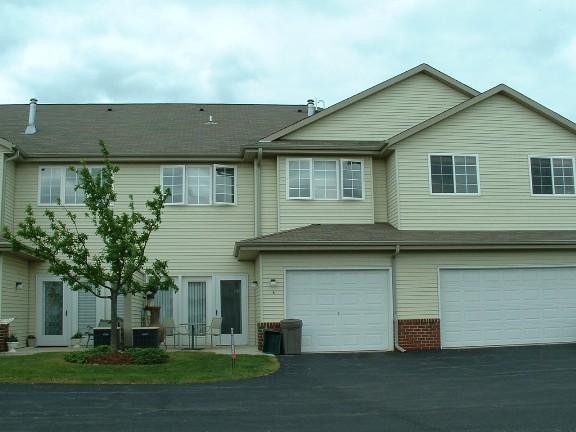 2412 Fox River Pkwy. #E, Waukesha, WI 53189
