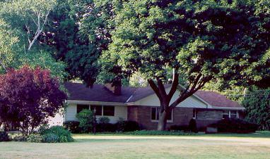 13150 Gremoor Dr, Elm Grove, WI 53122