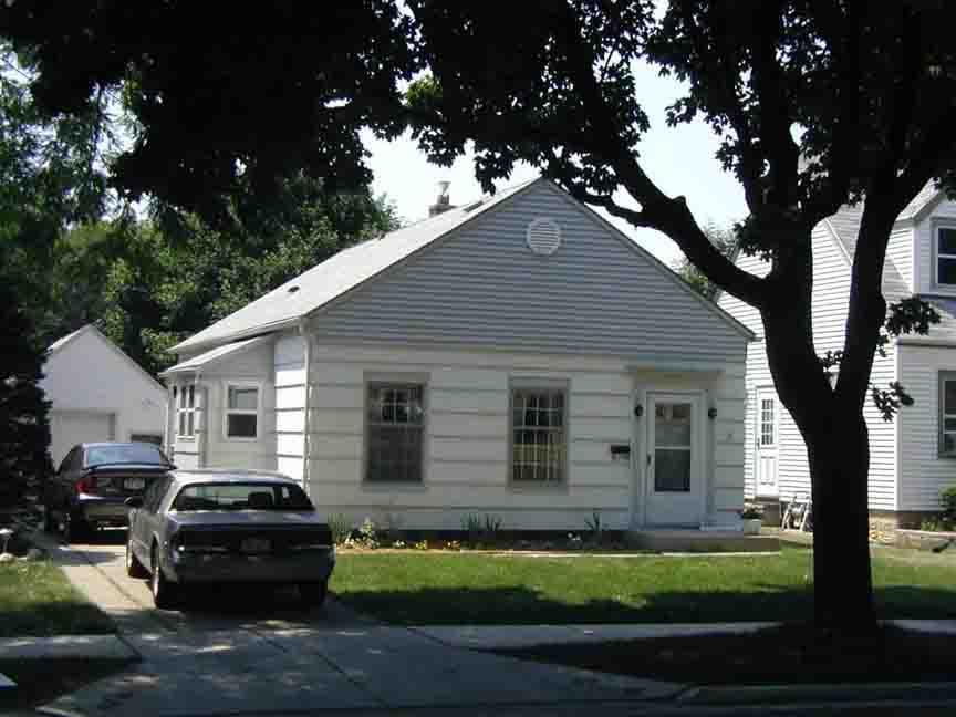 2641 N 65th St., Wauwatosa, WI 53213