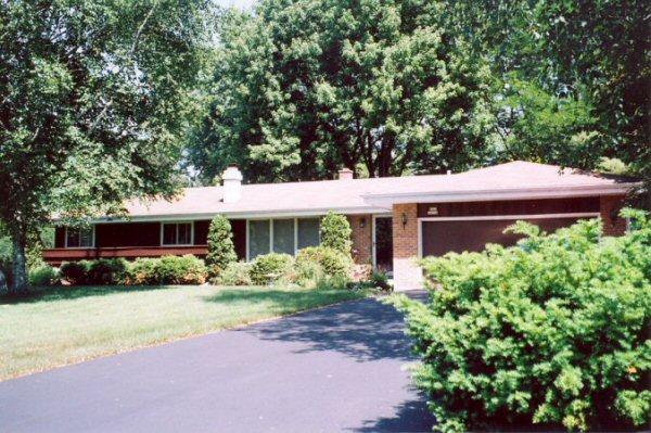 W227N4038 Lone Tree Ln., Pewaukee, WI 53072