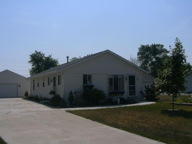 930 Clarendon Ave., Mukwonago, WI 53149