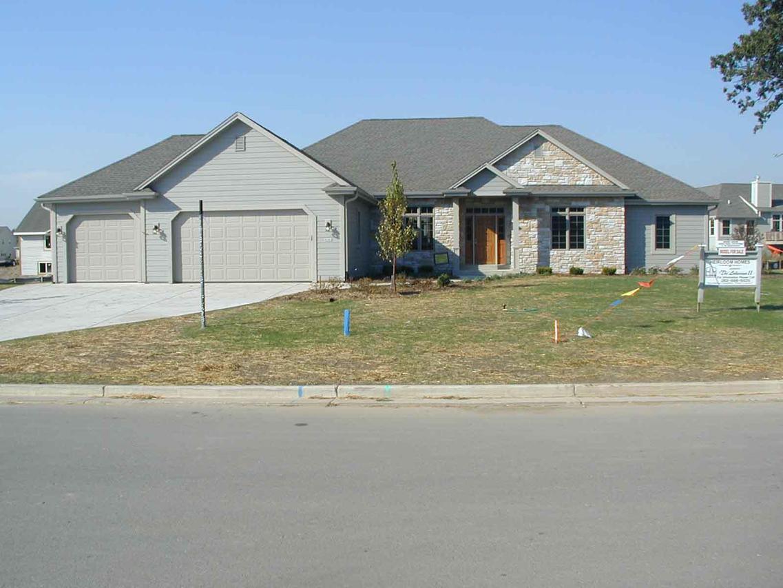 5282 W Princeton Dr., Franklin, WI 53132
