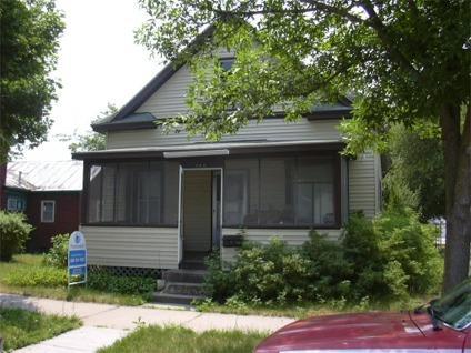 926 Adams, La Crosse, WI 54601