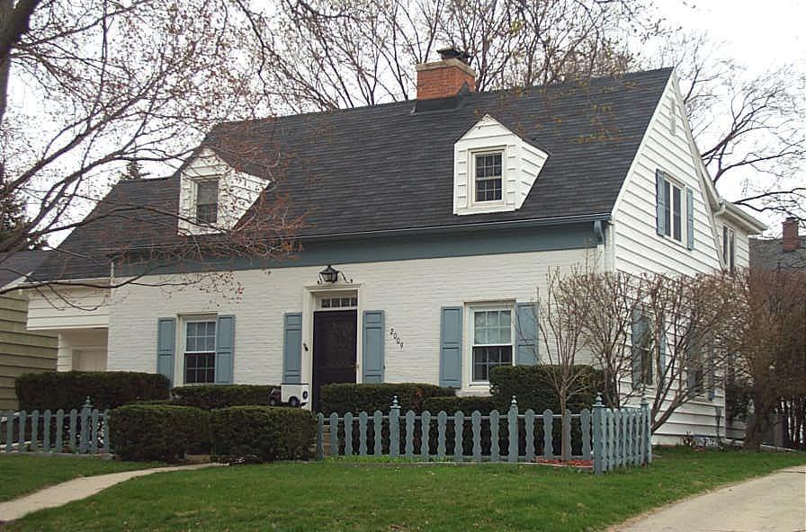 2009 Sunset Ct., Wauwatosa, WI 53226