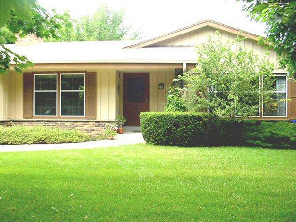 700 Surrey Ln., Hartland, WI 53029