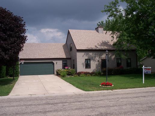 521 Sweetbriar, Watertown, WI 53098