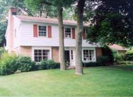 2365 W Skyline Rd., Glendale, WI 53209