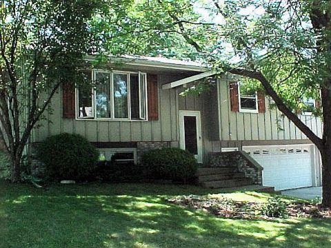 584 Summit, Hartford, WI 53027
