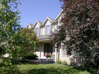 4815 S 82nd St., Greenfield, WI 53220