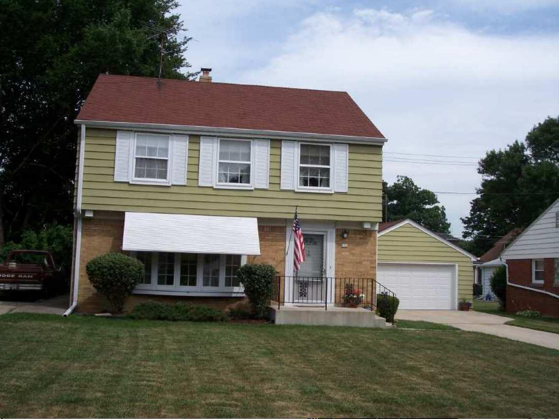 626 Robertson St, Wauwatosa, WI 53213