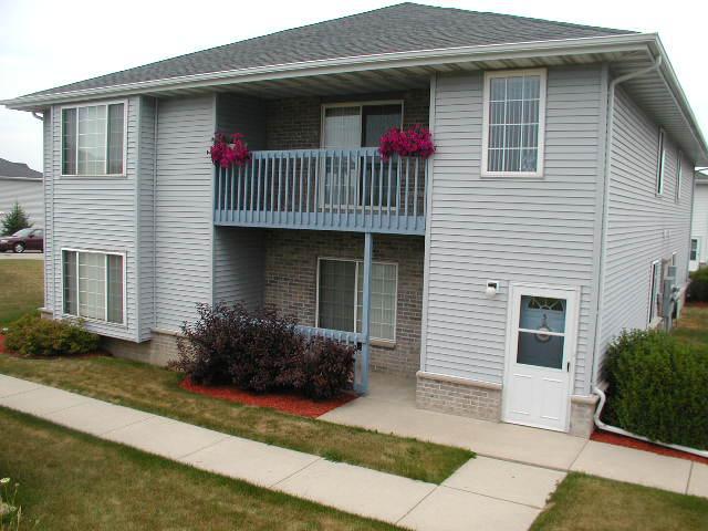 901 Fox Creek Dr. #1, Watertown, WI 53098