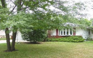 5633 Lakeview Dr., Greendale, WI 53129
