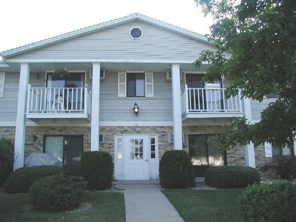 786 S River Rd #4, West Bend, WI 53095