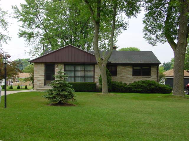 7237 N Navajo Ave., Glendale, WI 53217