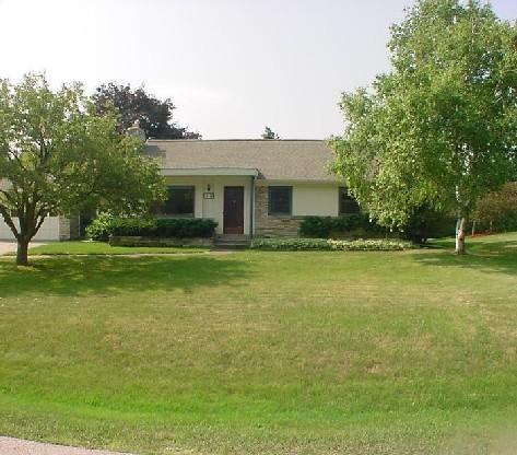201 W Apple Tree Rd., Glendale, WI 53217