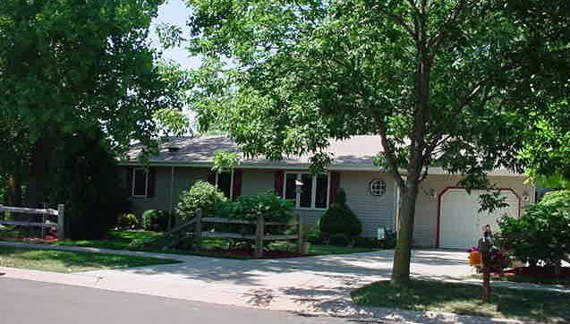 318 Victor Dr., Hartford, WI 53027