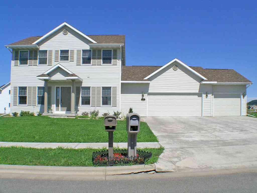 1203 S Cherry Ln., Holmen, WI 54636