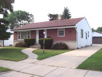 9420 W Eden Pl, Milwaukee, WI 53228