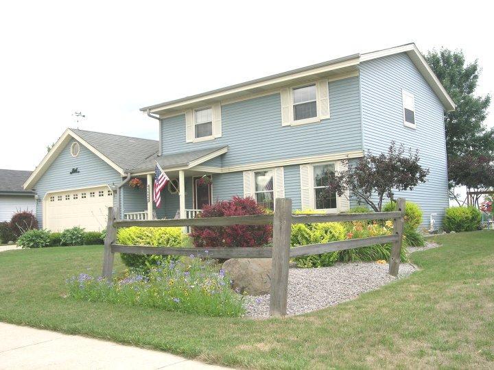 8664 S Wildwood Dr., Oak Creek, WI 53154